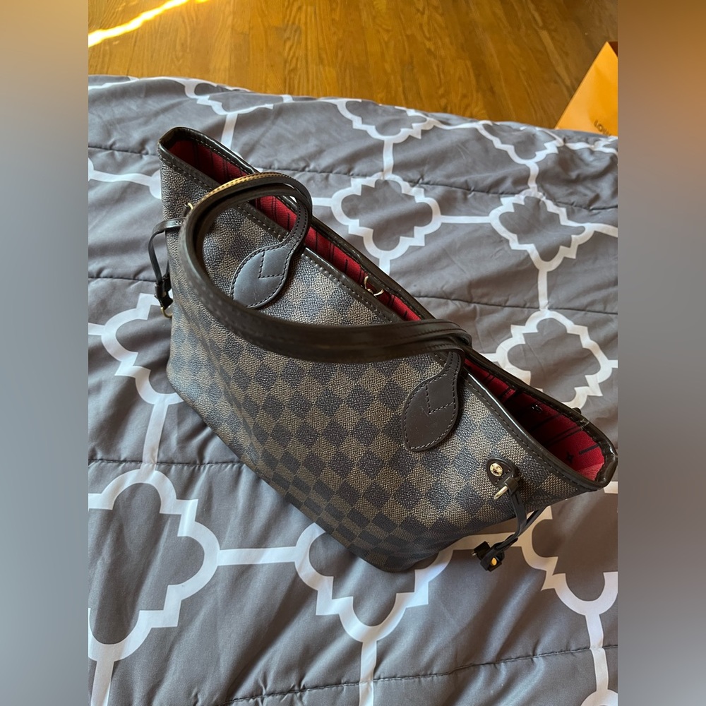SOLD!  Louis Vuitton neverful damier pm size
